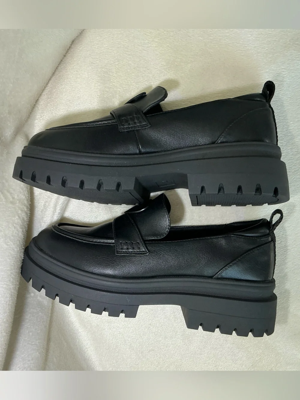 NEW! Rocket Dog “Dandy” Platform Black Loafers Women’s size 8.5 NWOT